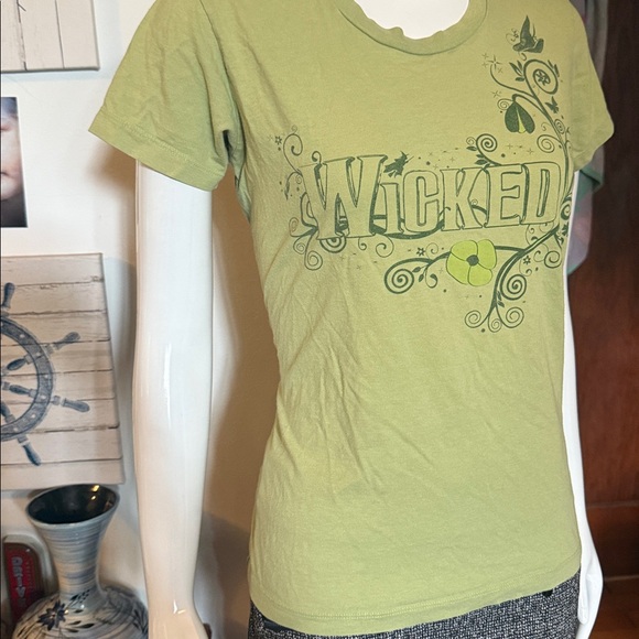 Wicked size small Green Graphic Tee - Picture 3 of 3